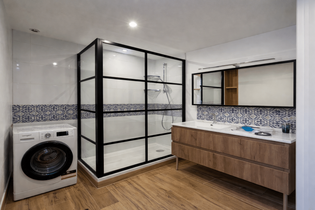 Salle d'eau style atelier à Tours