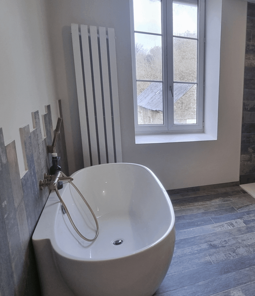 Authenticité modernisée : bois patiné & pierre naturelle à Quimper