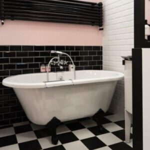 baignoire-retro-carreaux-noir