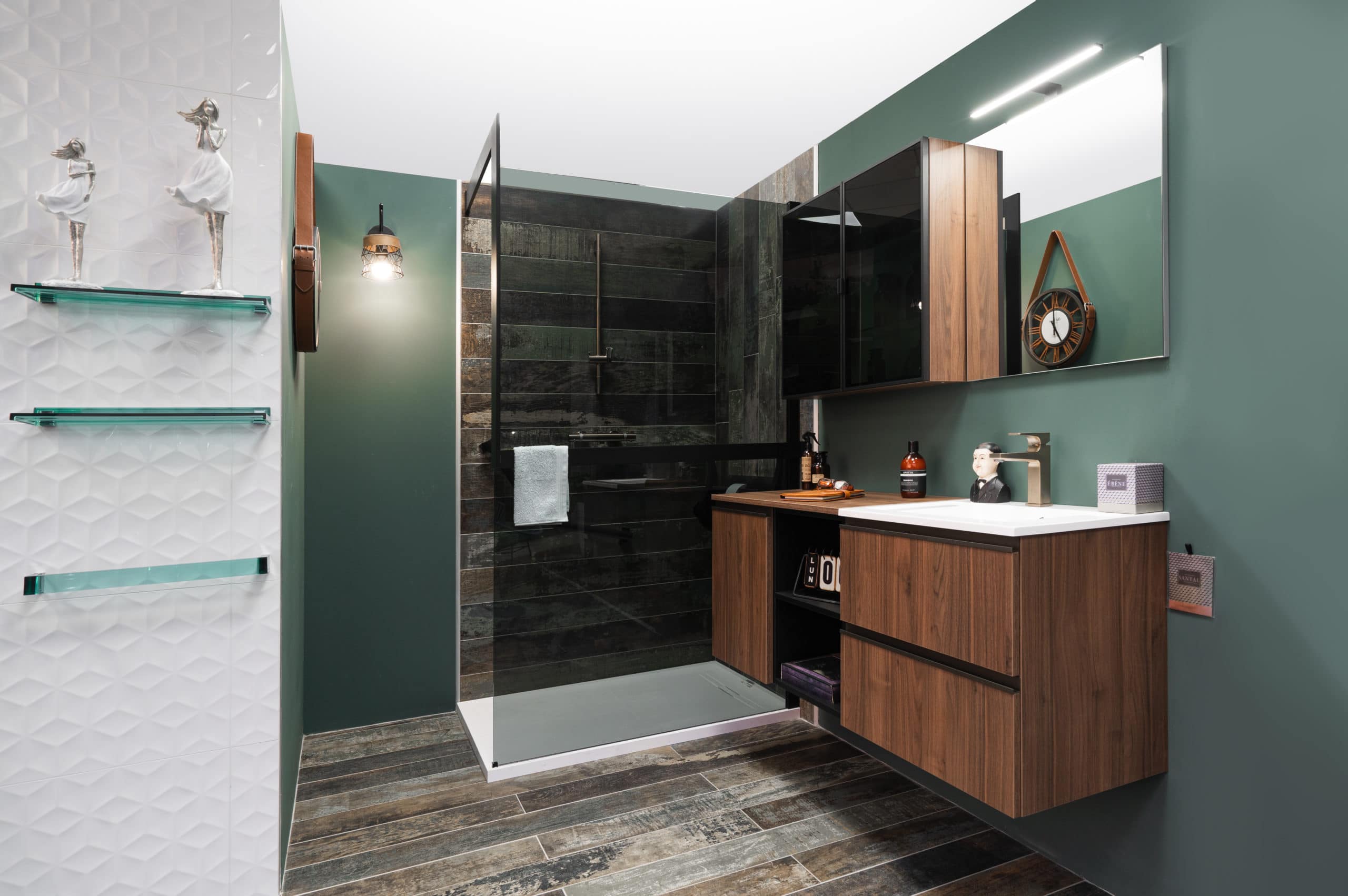 livrables-stmalo8-scaled bois-noir-industriel-salle-de-bain